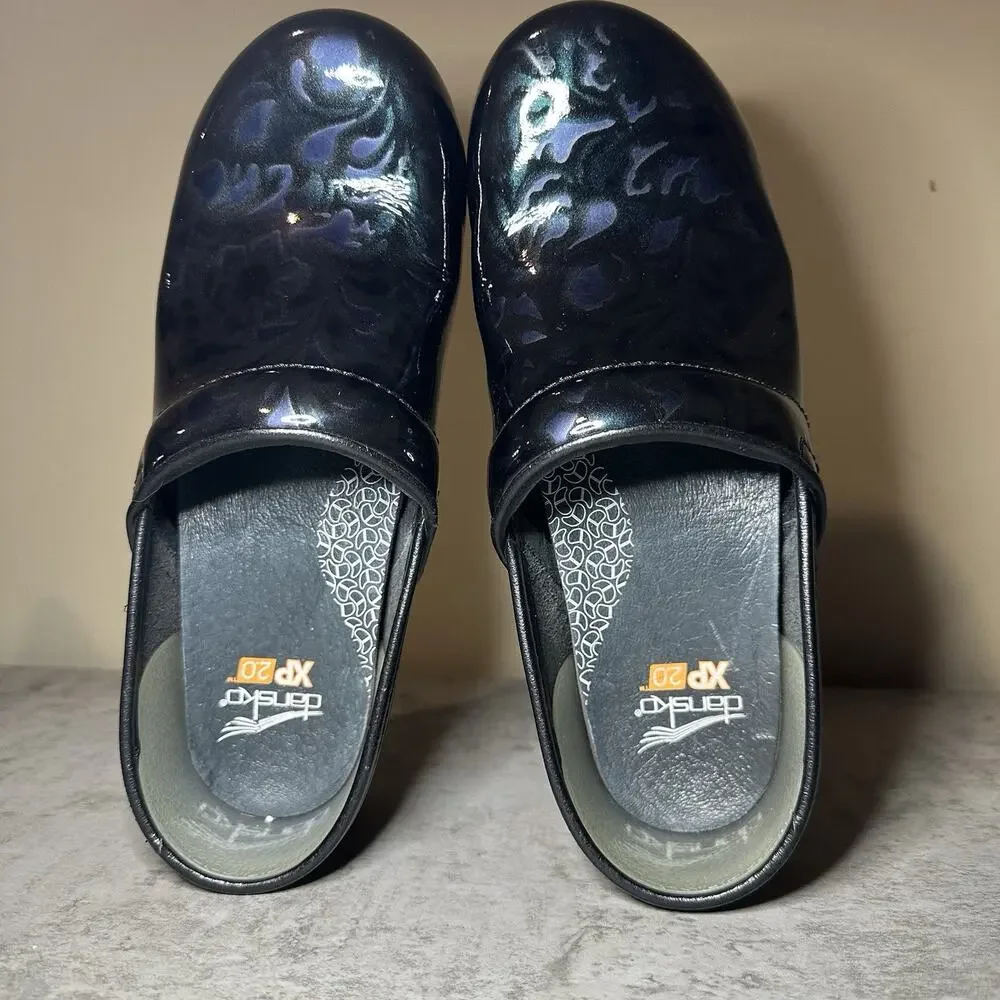 Dansko | XP 2.0 Floral Patent Leather Performance Clogs Size US 8.5